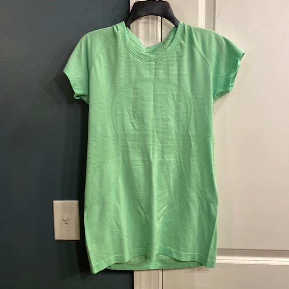 Lululemon Run Swiftly Short Sleeve Crewneck - Picture 1 of 3